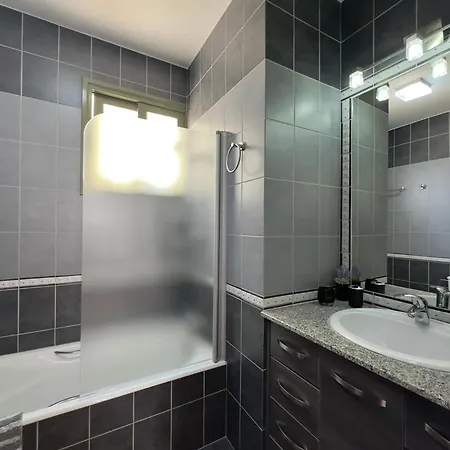 Near The Sea Danaos 2 2bd, 2bath Sea View