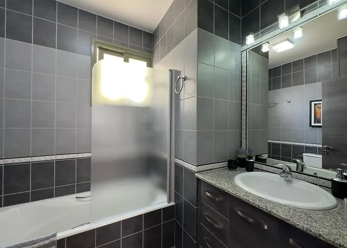 Near The Sea Danaos 2 2bd, 2bath Sea View